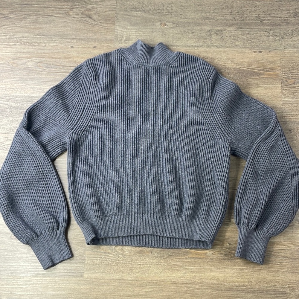 Zara Women’s Heavy Knit Grey Cropped Mock Neck Sweater, size large